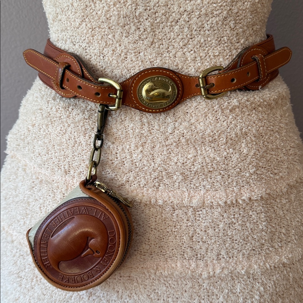 Unique vintage Dooney & Bourke 2PC Leather belt & coin purse